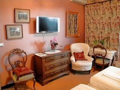 B&B Cottage Dei Consoli 3*, Sant'Agata Li Battiati Italy